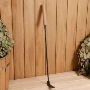 Кочерга крученая деревянная ручка