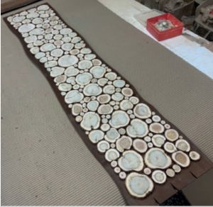 Панно фигурное/кант 150х35 из можжевельника