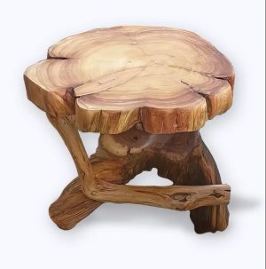 Табурет из можжевельника